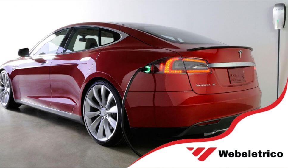 Carro Tesla S P85 alcançou a marca de 1,5 milhão de km rodados